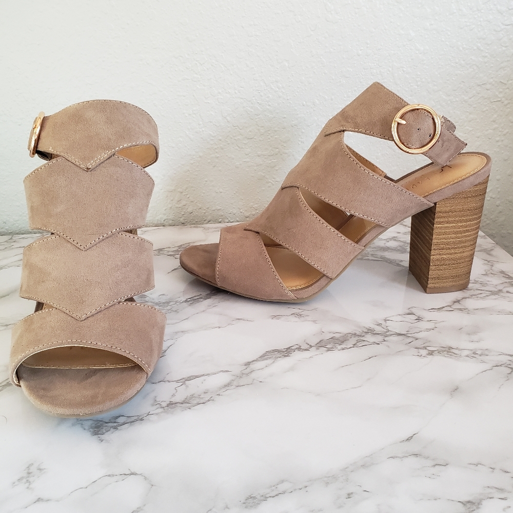 LC Lauren Conrad tan chuncky sandal heels